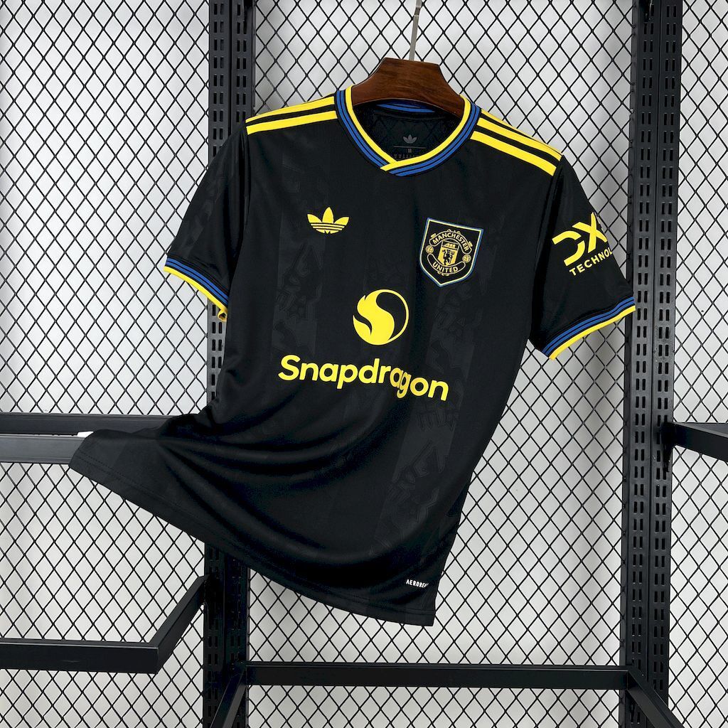 Manchester United Tercer Kit 25/26 Manga Corta Fan