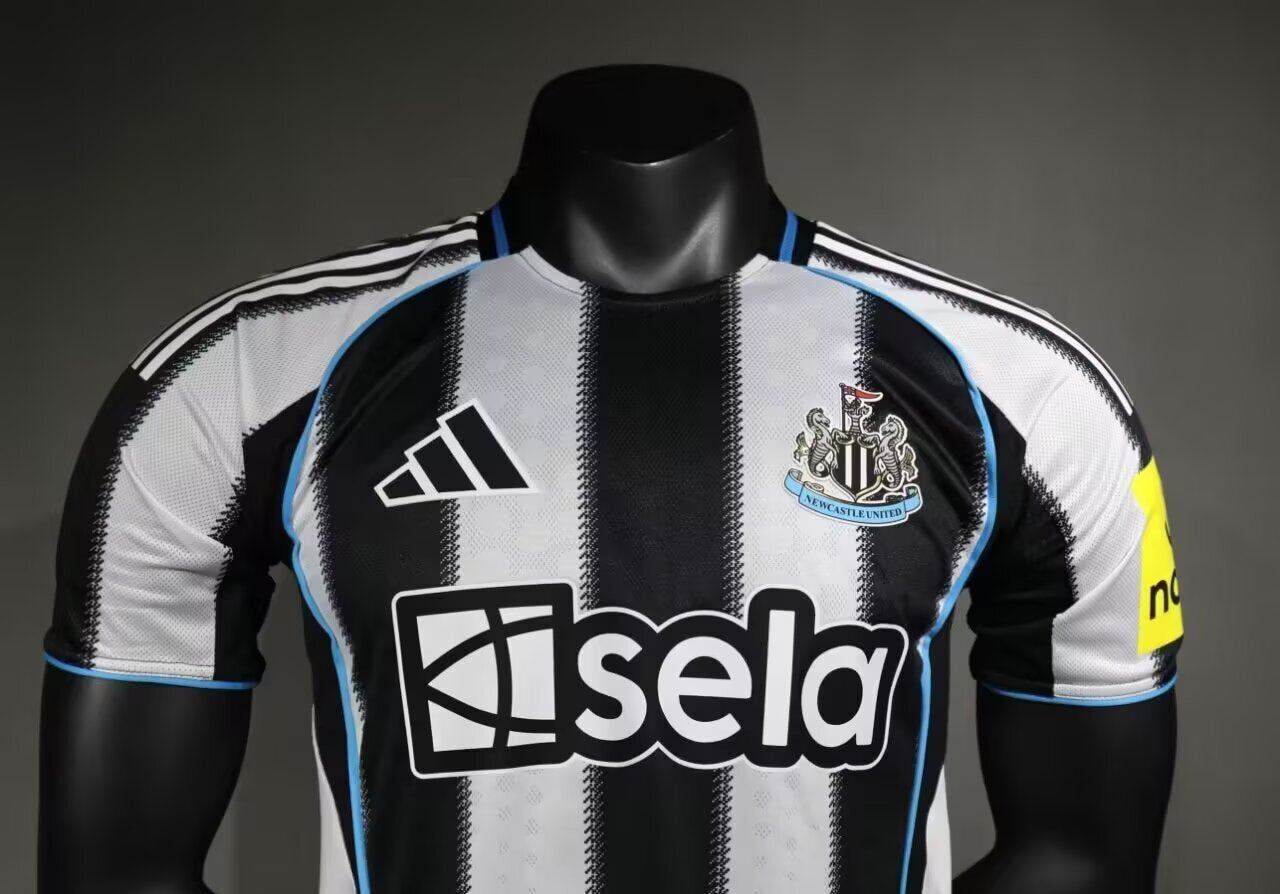 Newcastle United Local 25/26 Manga Corta Player