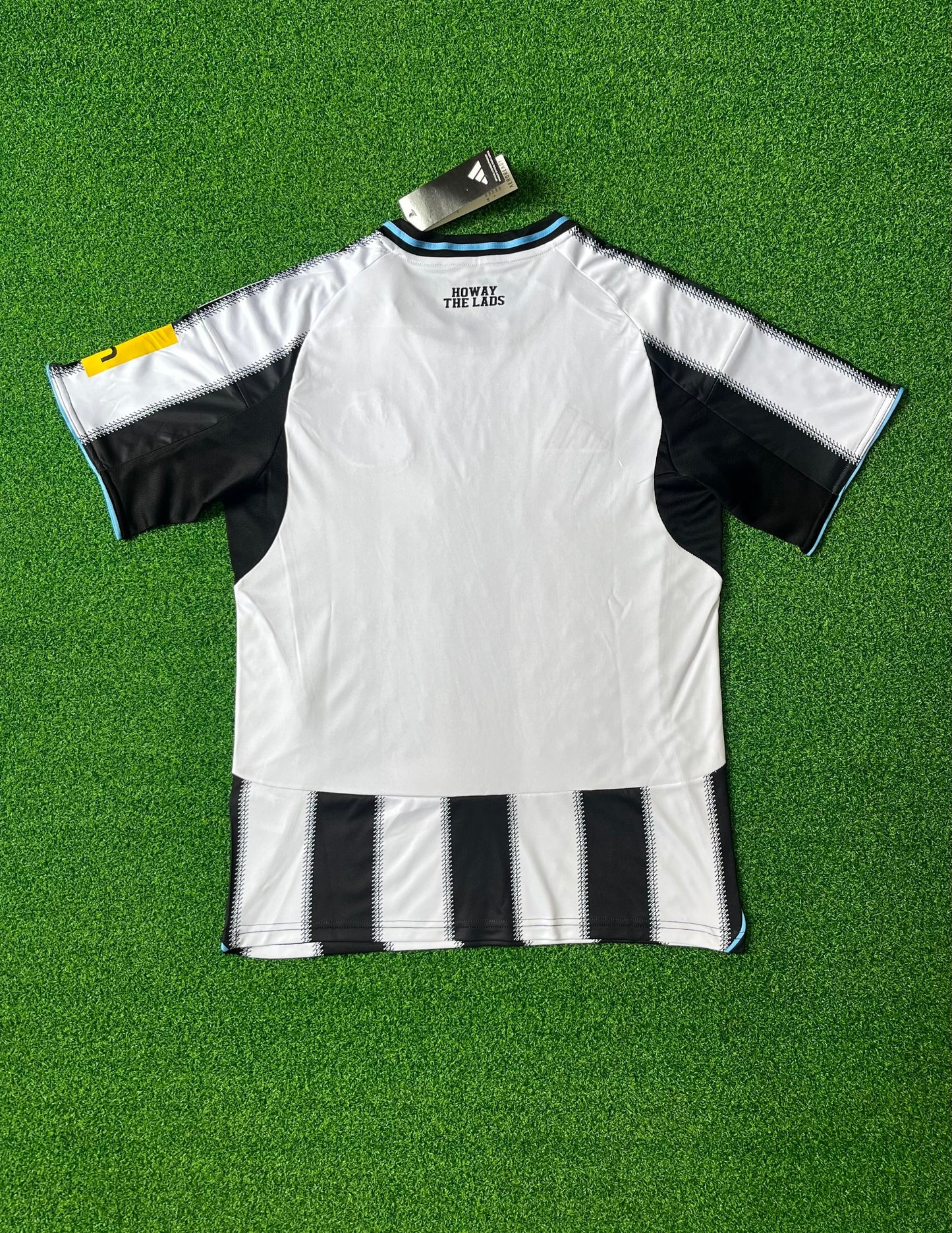Newcastle United Local 25/26 Manga Corta Fan
